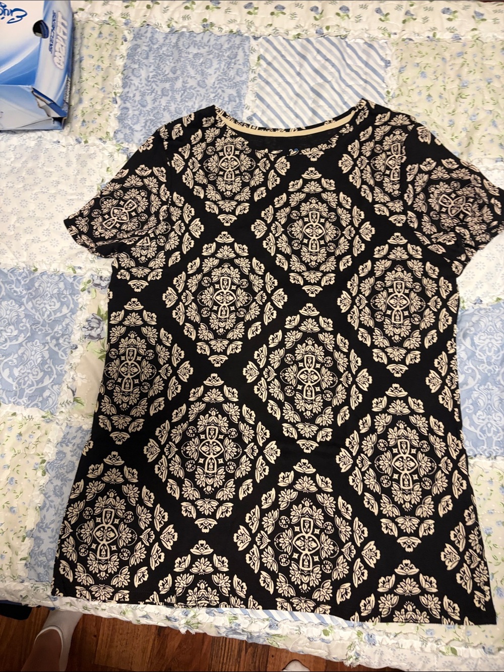 croft & barrow Black Tunic with Cream Medallion Print